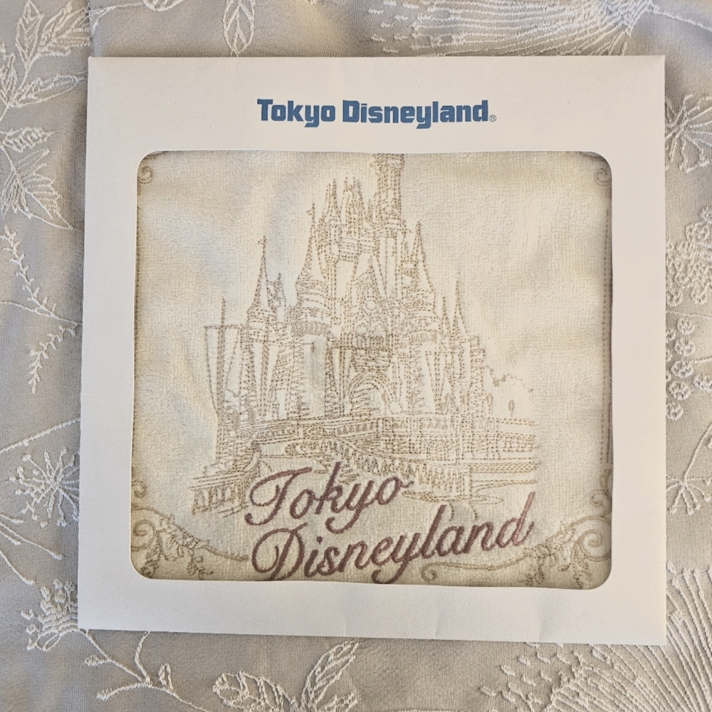 Tokyo Disneyland Castle Embroidered Mini Towel Souvenir White NEW